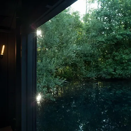 فندق مبيت وإفطار Ecolodge Le Bruit De L'eau سانت كوينتن ان تورمونت