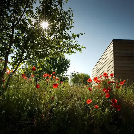 Ecolodge Le Bruit De L'eau 2*