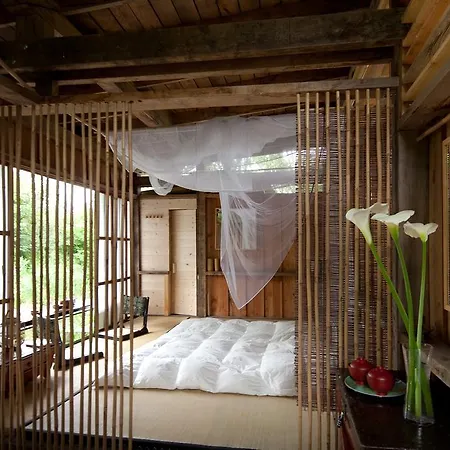 Ecolodge Le Bruit De L'eau Saint-Quentin-en-Tourmont