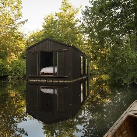 Ecolodge Le Bruit De L'eau 2* 圣康坦昂图尔蒙