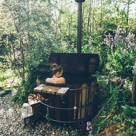 Ecolodge Le Bruit De L'eau 2* Saint-Quentin-en-Tourmont