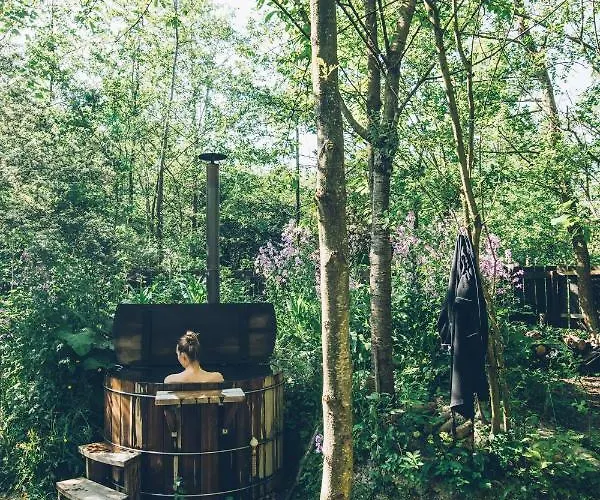 Ecolodge Le Bruit De L'eau 2* Saint-Quentin-en-Tourmont